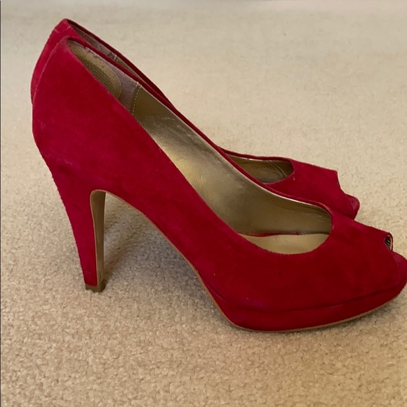 Red suede shoes! - Picture 3 of 4
